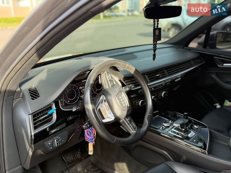 Позашляховик / Кросовер Audi Q7 2017 в Харкові
