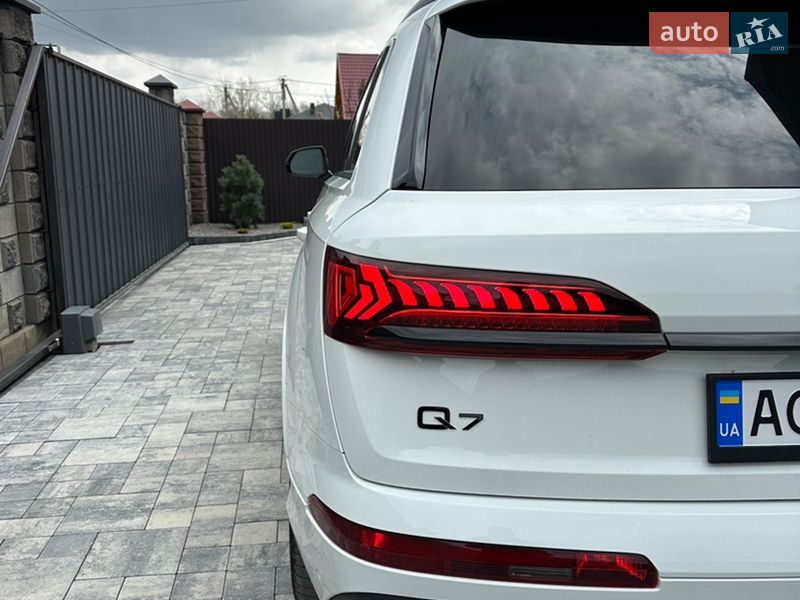 Позашляховик / Кросовер Audi Q7 2019 в Луцьку
