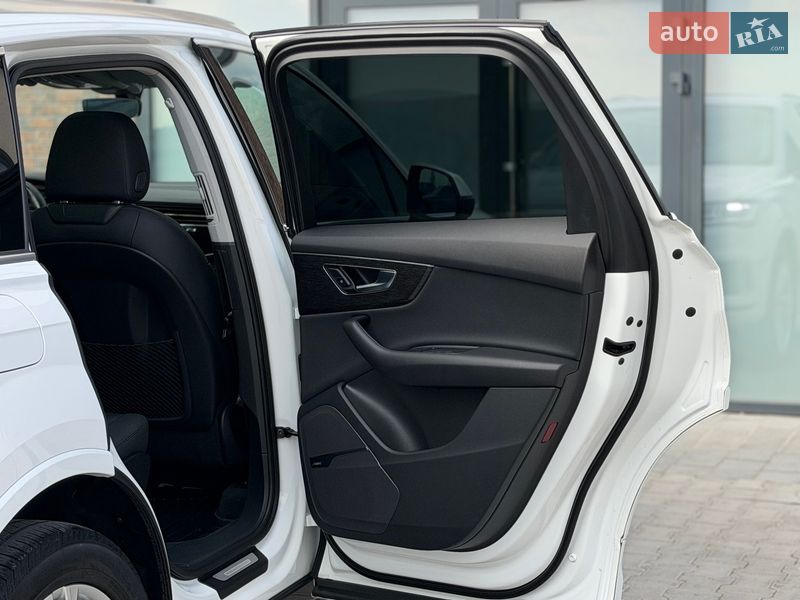 Внедорожник / Кроссовер Audi Q7 2019 в Тернополе