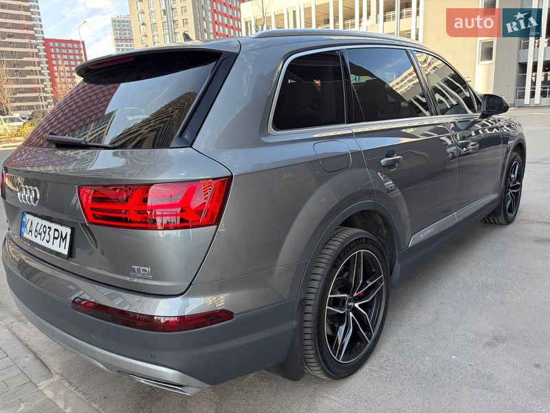 Внедорожник / Кроссовер Audi Q7 2016 в Киеве