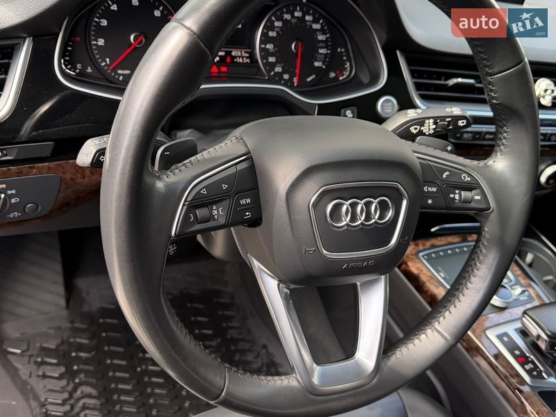 Позашляховик / Кросовер Audi Q7 2017 в Вінниці