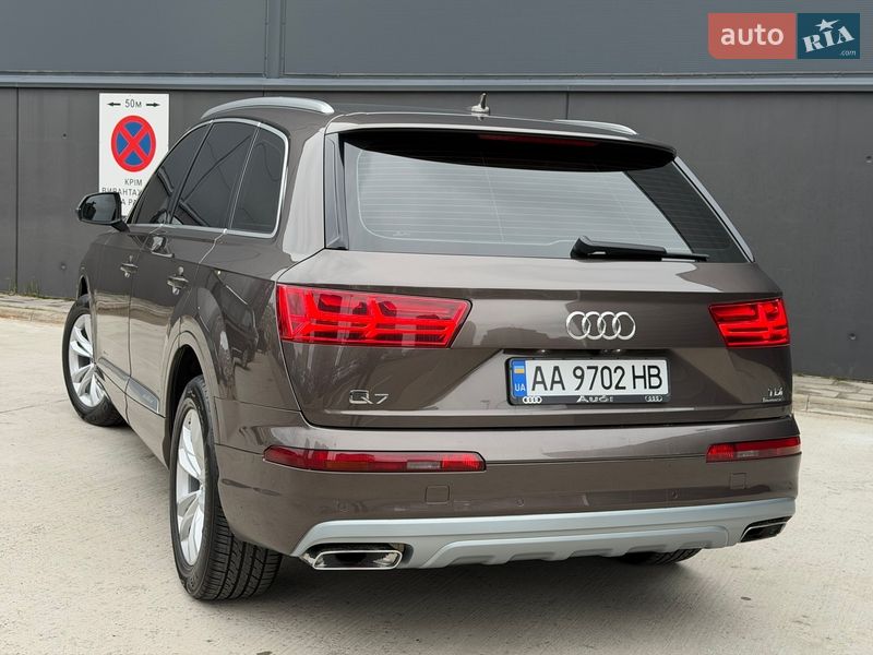 Позашляховик / Кросовер Audi Q7 2017 в Києві