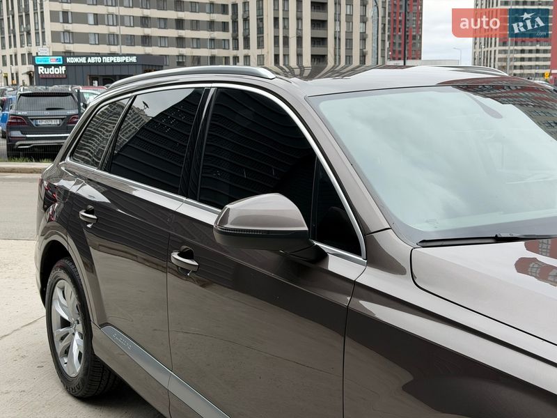 Позашляховик / Кросовер Audi Q7 2017 в Києві