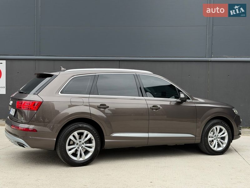 Позашляховик / Кросовер Audi Q7 2017 в Києві