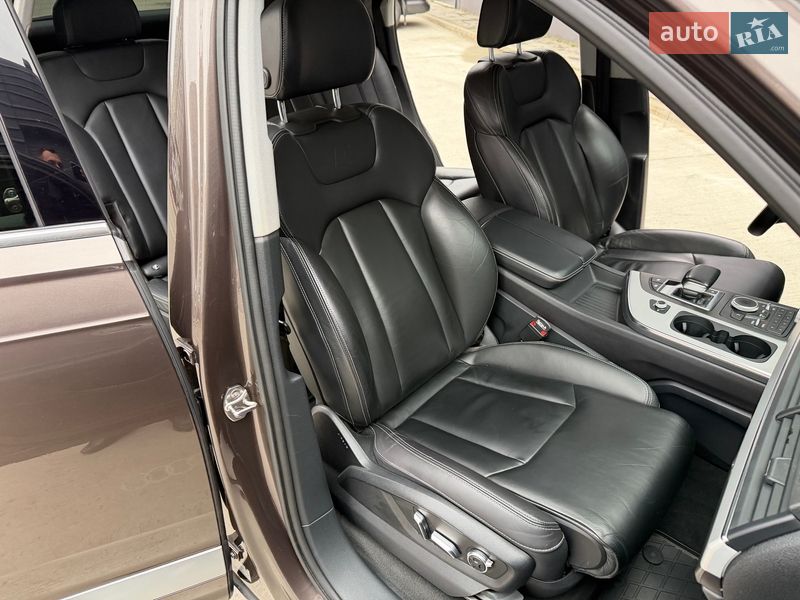Позашляховик / Кросовер Audi Q7 2017 в Києві