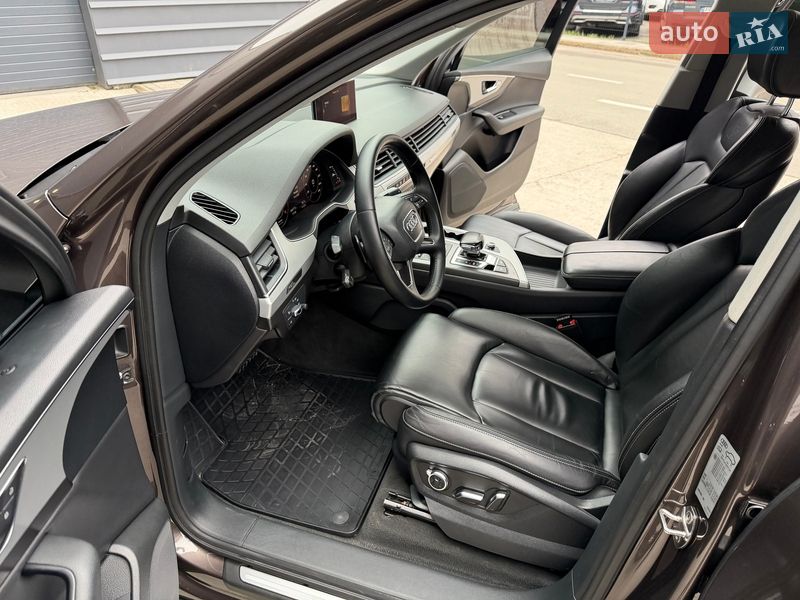Позашляховик / Кросовер Audi Q7 2017 в Києві
