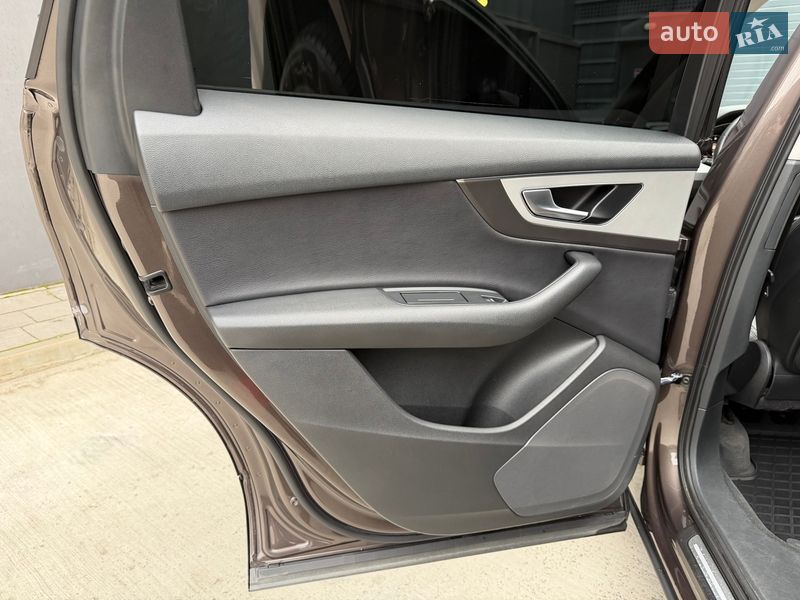 Позашляховик / Кросовер Audi Q7 2017 в Києві