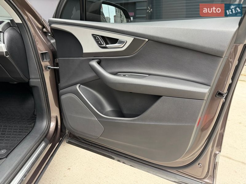 Позашляховик / Кросовер Audi Q7 2017 в Києві