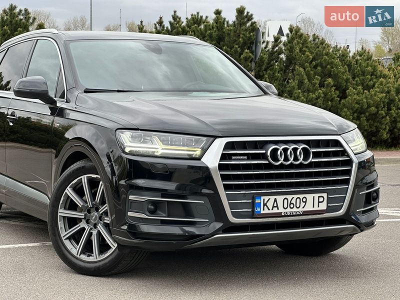 Позашляховик / Кросовер Audi Q7 2017 в Києві