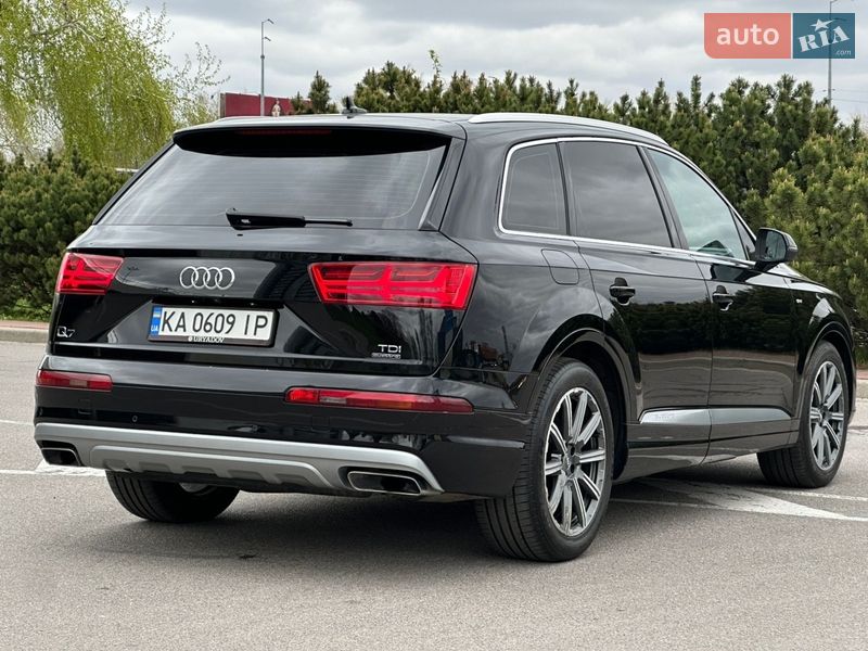 Позашляховик / Кросовер Audi Q7 2017 в Києві