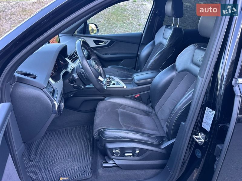 Позашляховик / Кросовер Audi Q7 2017 в Києві
