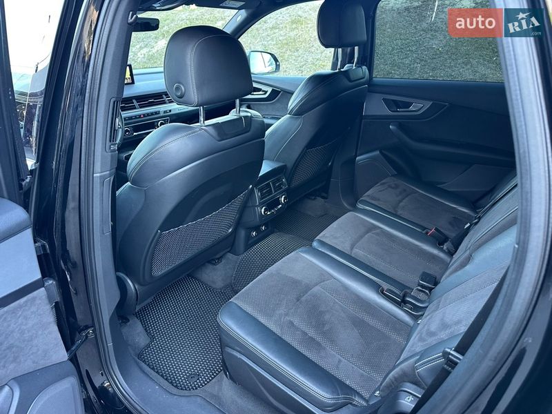 Позашляховик / Кросовер Audi Q7 2017 в Києві