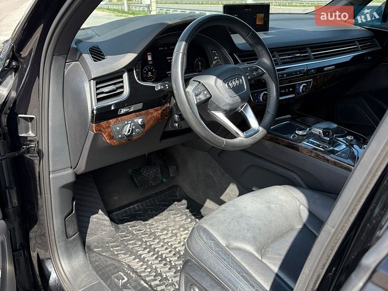 Внедорожник / Кроссовер Audi Q7 2017 в Ровно