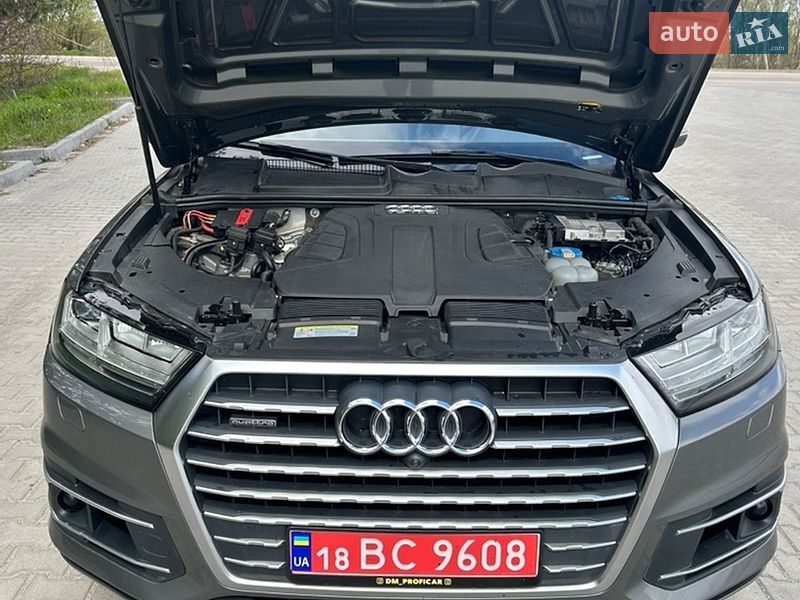 Внедорожник / Кроссовер Audi Q7 2016 в Днепре