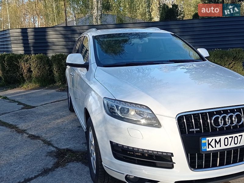 Позашляховик / Кросовер Audi Q7 2012 в Житомирі
