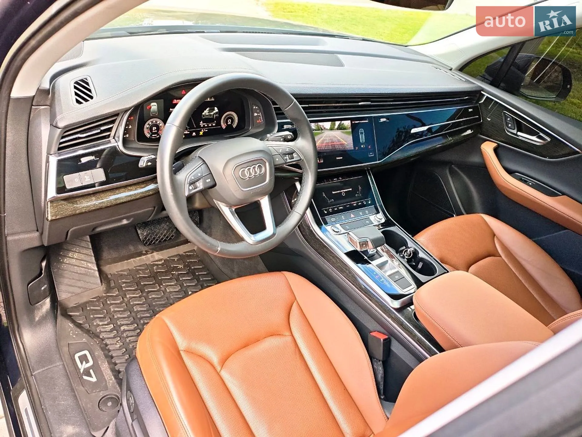 Audi Q7 2023 VIN WA1LXBF79PD014176 фото оголошення 13 з 35