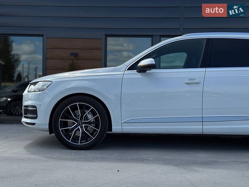Внедорожник / Кроссовер Audi Q7 2016 в Ровно