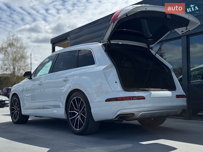 Внедорожник / Кроссовер Audi Q7 2016 в Ровно