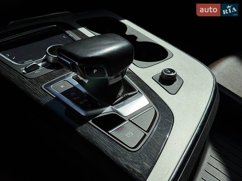 Внедорожник / Кроссовер Audi Q7 2016 в Ровно