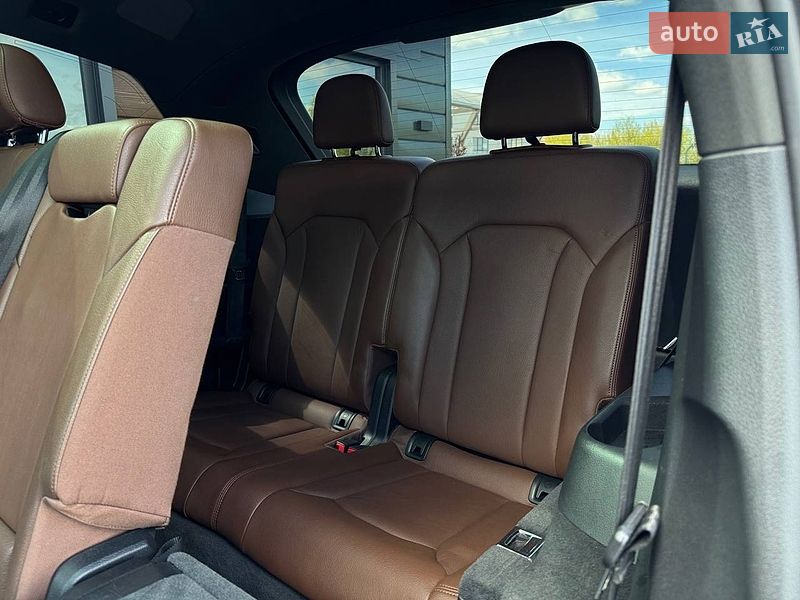 Внедорожник / Кроссовер Audi Q7 2016 в Ровно