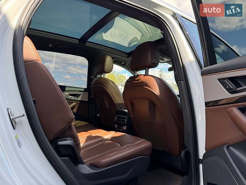 Внедорожник / Кроссовер Audi Q7 2016 в Ровно