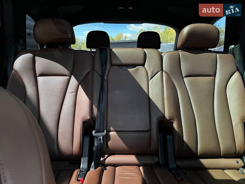 Внедорожник / Кроссовер Audi Q7 2016 в Ровно
