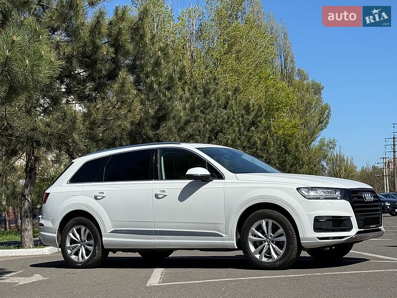 Внедорожник / Кроссовер Audi Q7 2017 в Одессе