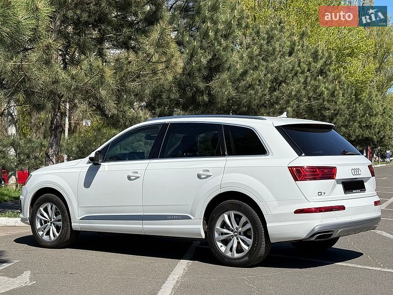Внедорожник / Кроссовер Audi Q7 2017 в Одессе