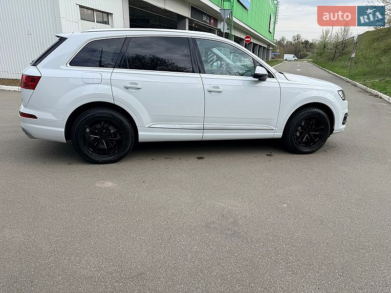 Внедорожник / Кроссовер Audi Q7 2017 в Киеве