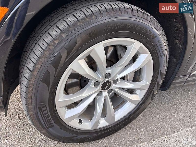 Внедорожник / Кроссовер Audi Q7 2019 в Киеве