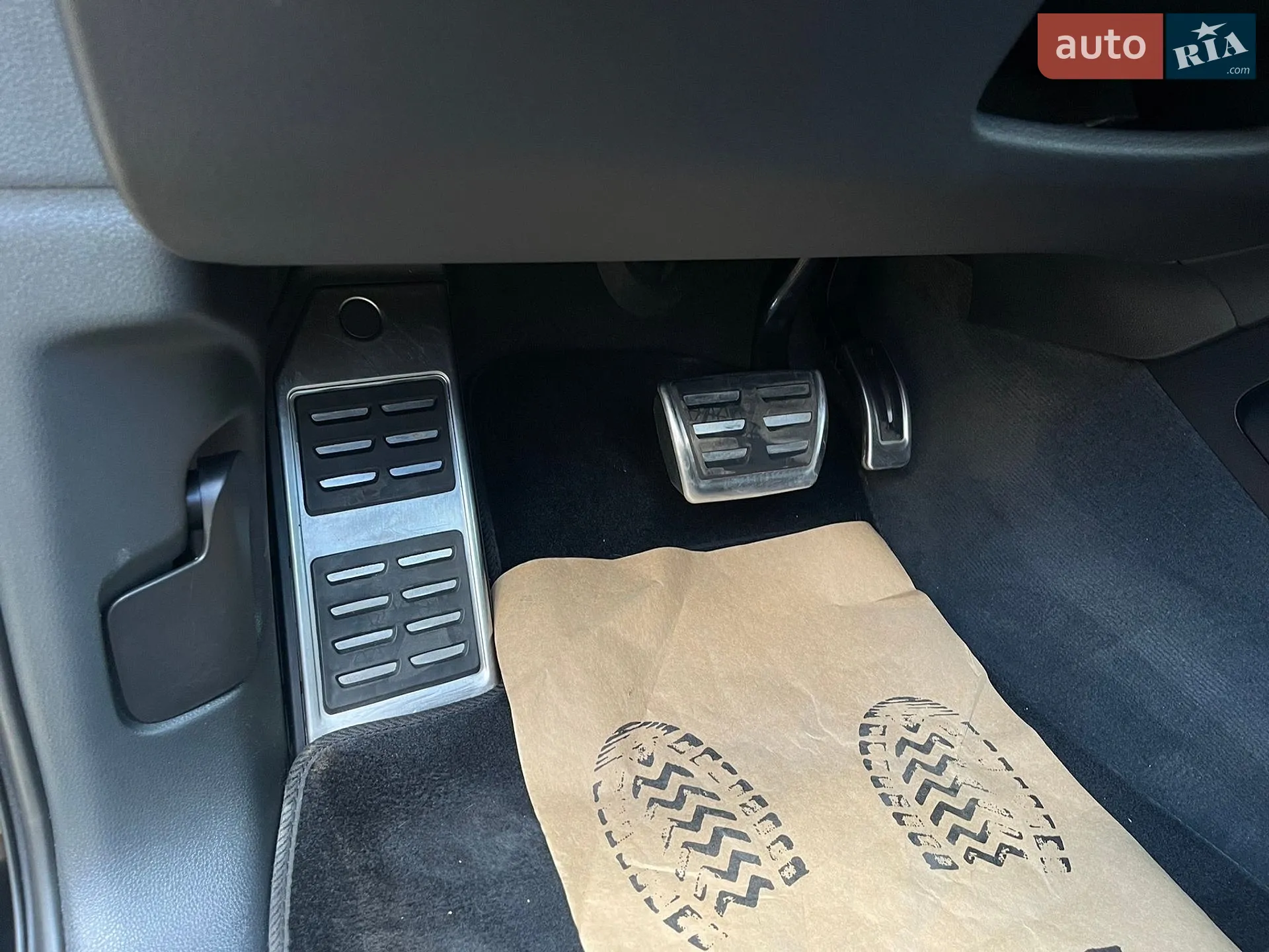 Audi Q7 2016 VIN WA1LAAF70HD012698 фото оголошення 15 з 29