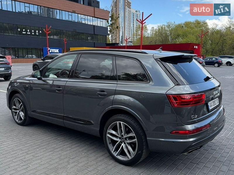Позашляховик / Кросовер Audi Q7 2017 в Києві