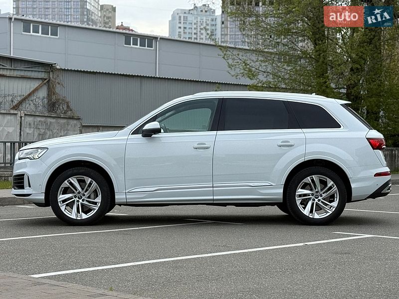 Внедорожник / Кроссовер Audi Q7 2022 в Киеве