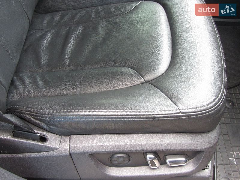Позашляховик / Кросовер Audi Q7 2012 в Києві