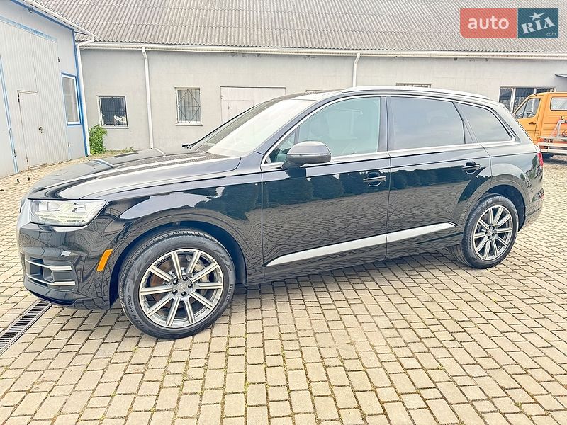 Позашляховик / Кросовер Audi Q7 2018 в Нововолинську