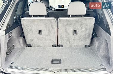 Позашляховик / Кросовер Audi Q7 2018 в Нововолинську