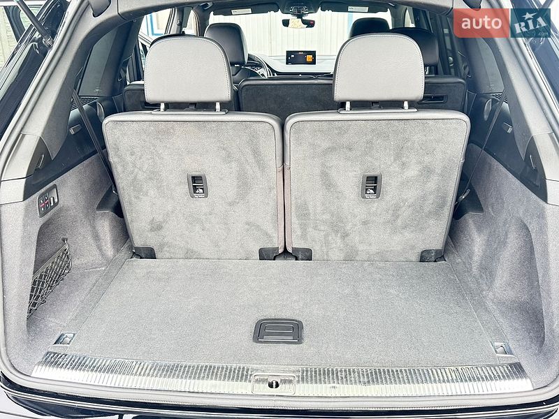 Позашляховик / Кросовер Audi Q7 2018 в Нововолинську
