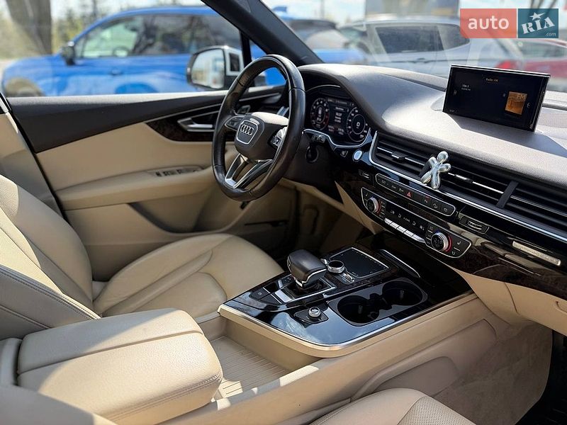 Внедорожник / Кроссовер Audi Q7 2017 в Львове