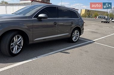 Внедорожник / Кроссовер Audi Q7 2018 в Киеве