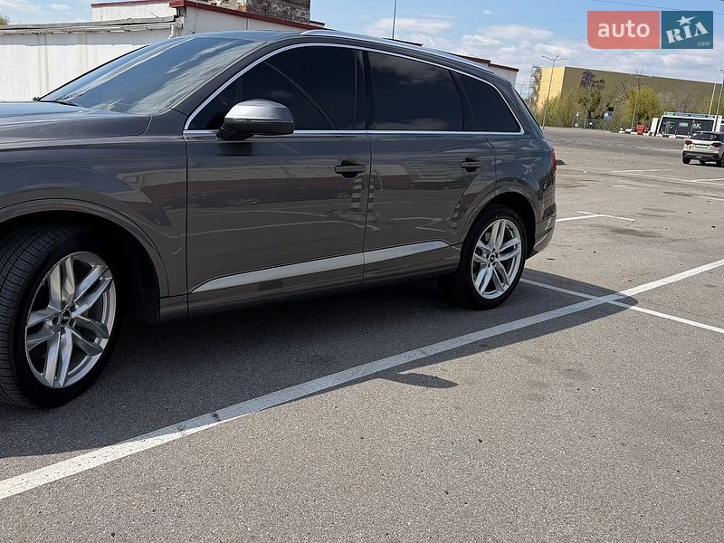 Внедорожник / Кроссовер Audi Q7 2018 в Киеве