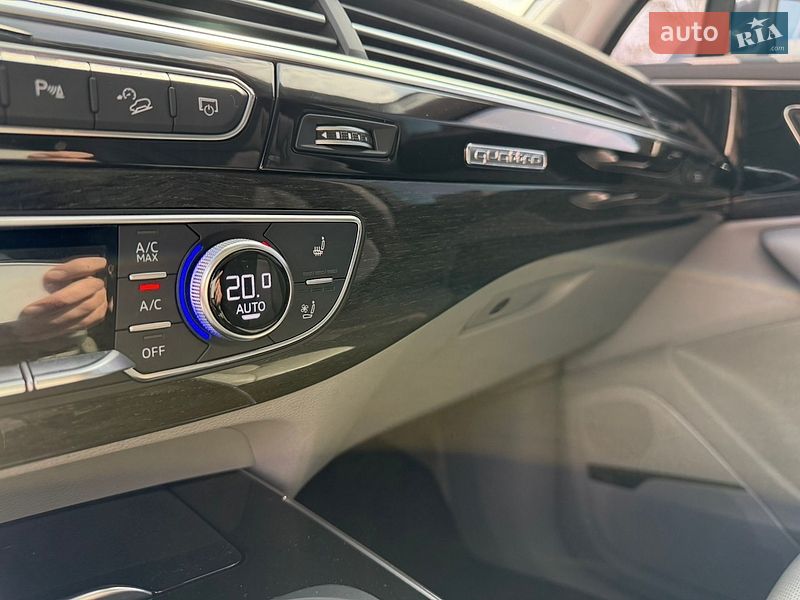 Внедорожник / Кроссовер Audi Q7 2018 в Киеве