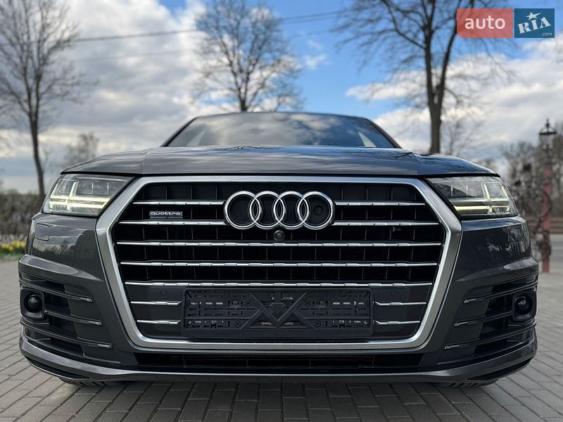 Внедорожник / Кроссовер Audi Q7 2017 в Дрогобыче