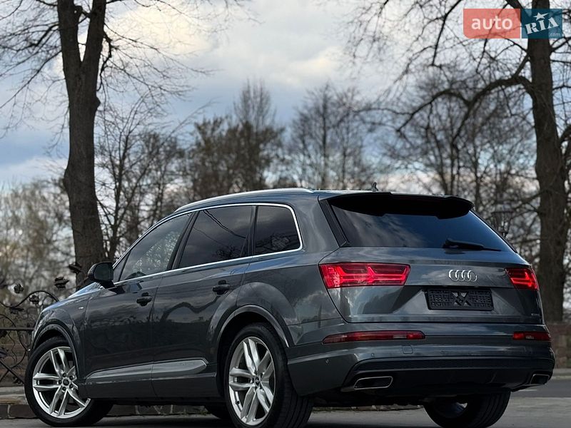 Внедорожник / Кроссовер Audi Q7 2017 в Дрогобыче