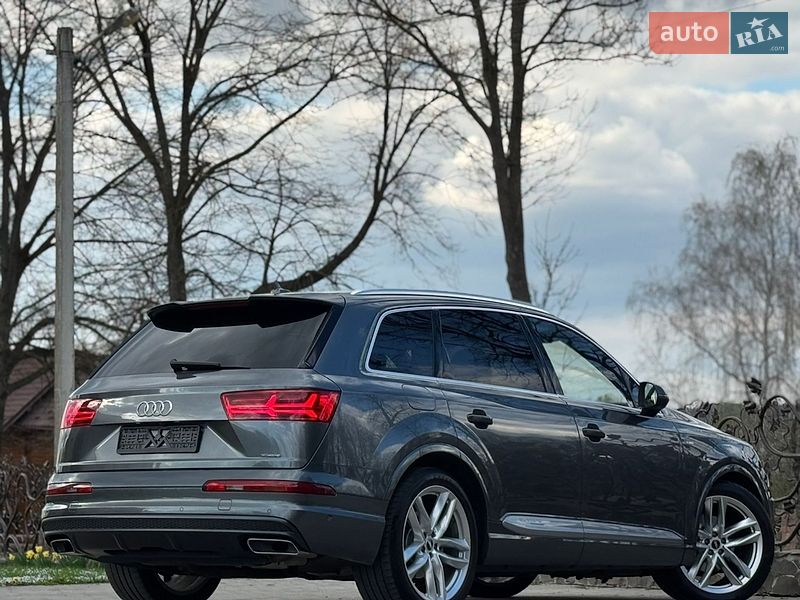 Внедорожник / Кроссовер Audi Q7 2017 в Дрогобыче