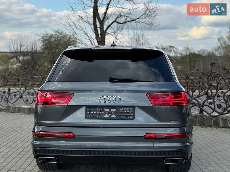Внедорожник / Кроссовер Audi Q7 2017 в Дрогобыче