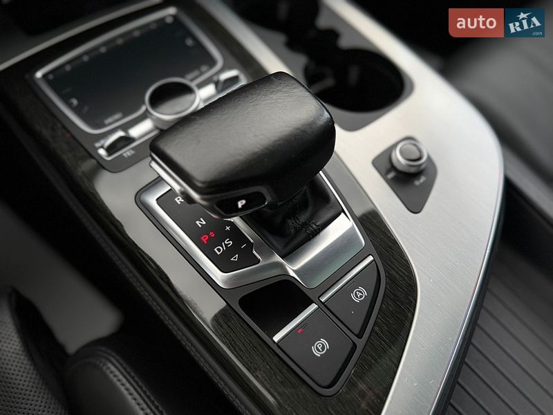 Внедорожник / Кроссовер Audi Q7 2017 в Дрогобыче