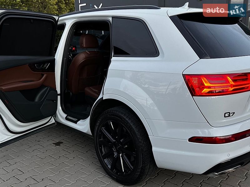 Внедорожник / Кроссовер Audi Q7 2017 в Львове