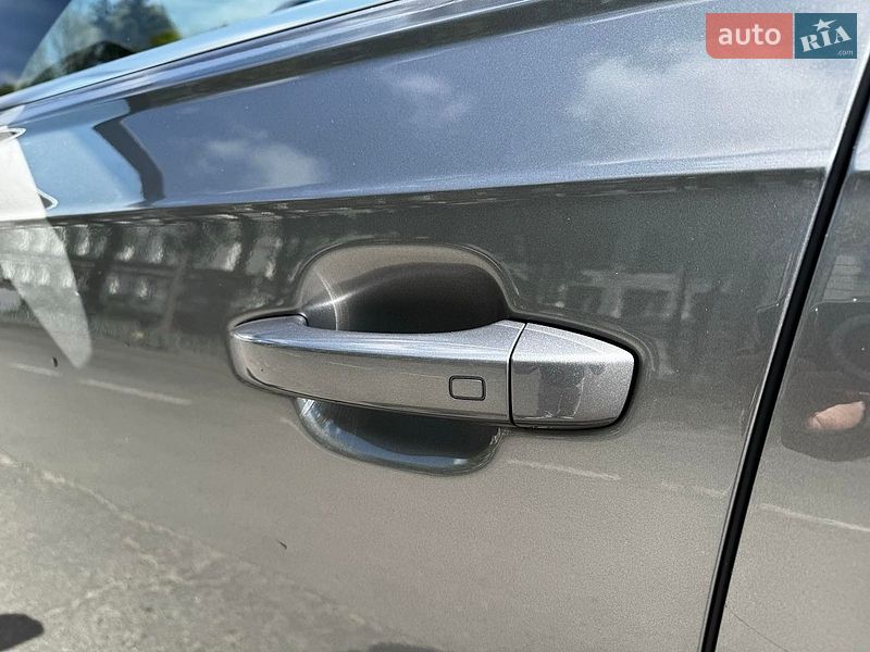 Позашляховик / Кросовер Audi Q7 2016 в Києві