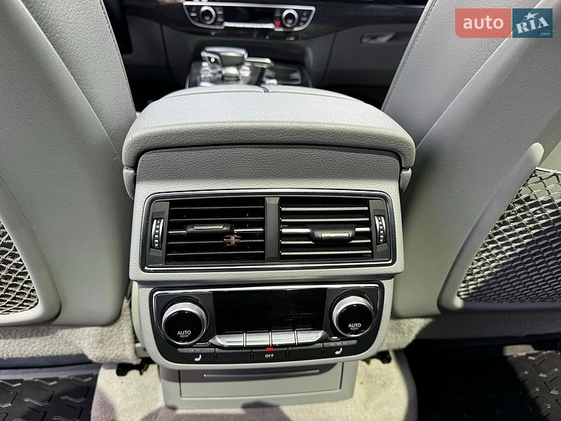 Позашляховик / Кросовер Audi Q7 2016 в Києві
