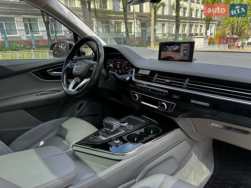 Позашляховик / Кросовер Audi Q7 2016 в Києві